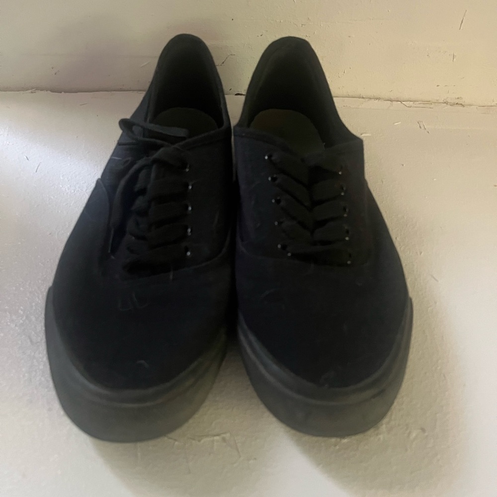 Just Be Women Size 9 Black Shoes